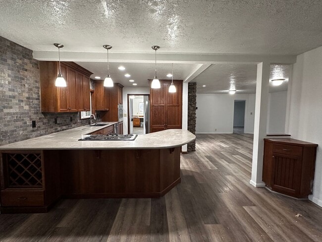 Building Photo - 3 Bedroom 2 bath Farm house