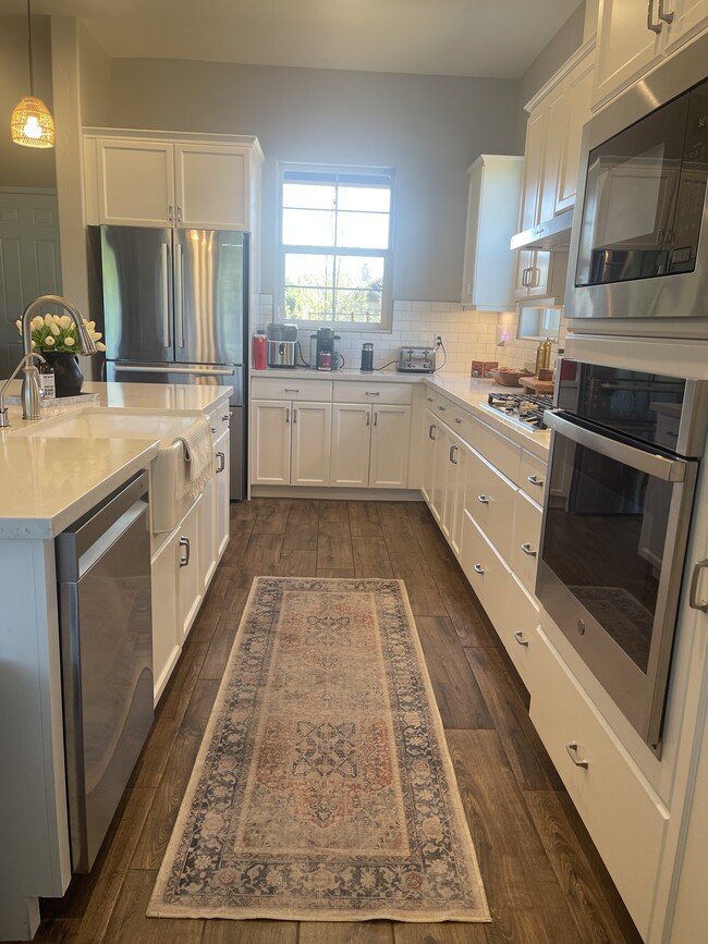 Building Photo - 5878 Lady Bells Dr