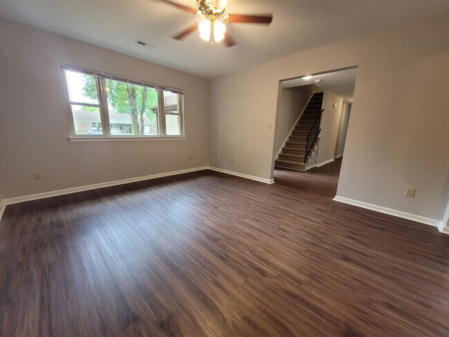 Building Photo - DUNBARTON