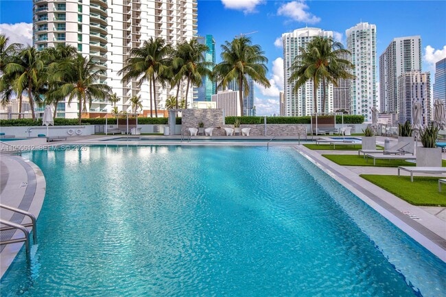 Building Photo - 90 SW 3rd St