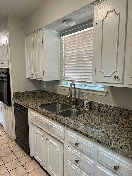 Building Photo - 2501 White Oak Ln