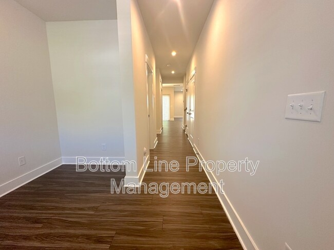 Building Photo - 9542 Munsing Dr