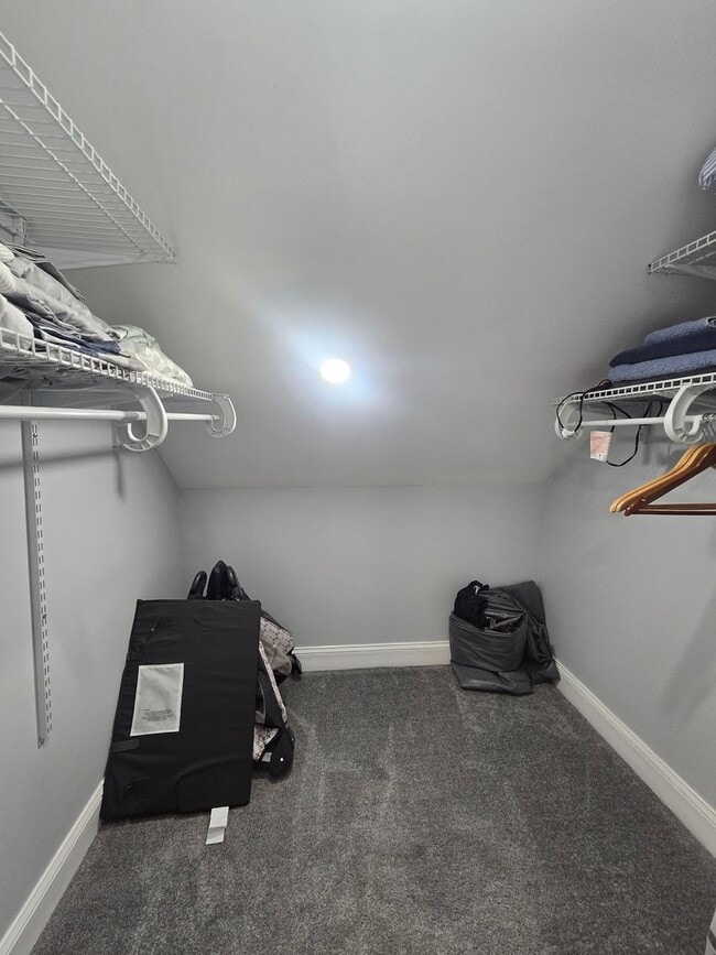 Building Photo - Spacious, meticulously renovated single family: 2-bedroom, 2 full bathroom & finished basement an...