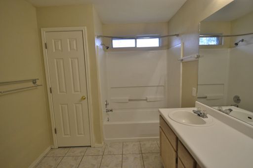 Building Photo - North West San Antonio 3/2