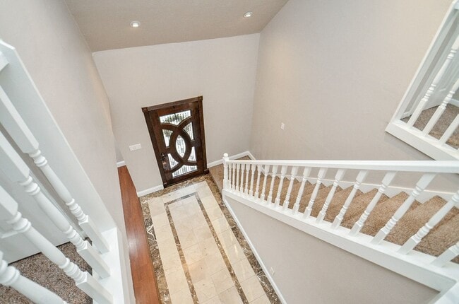 Building Photo - 2407 Sugar Mill Dr