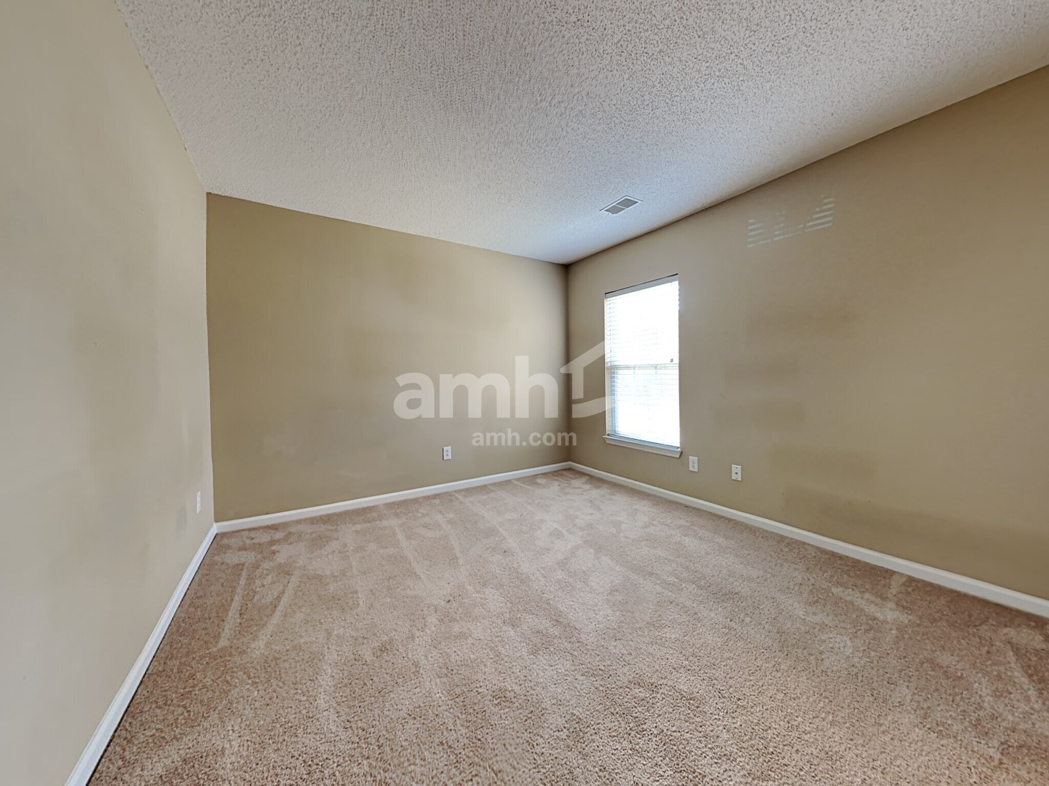 Building Photo - 132 Wildberry Ln