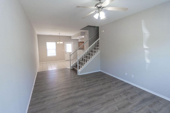 Building Photo - 5000 Derby Ridge Dr