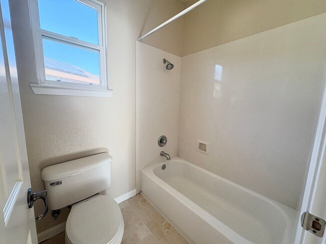 Building Photo - Beautiful 4 Bed 2.5 Bath Garin Ranch Home