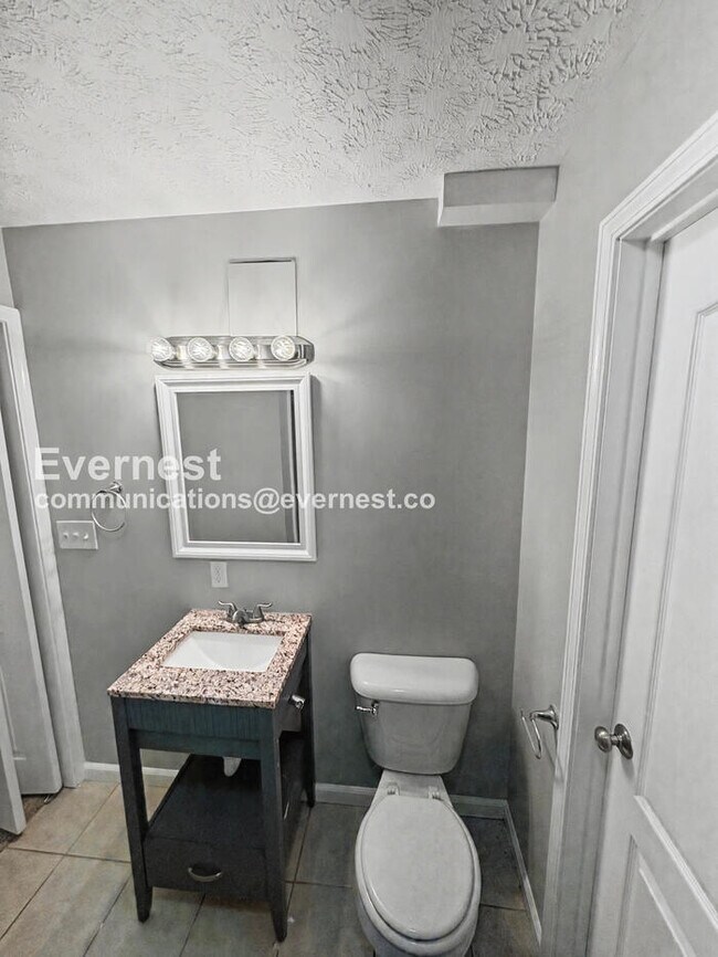 Building Photo - Limited Time Special Offer / 5 Bed, 4 Bath Home with Garage / Pet-Friendly / Vouchers Accepted / ...