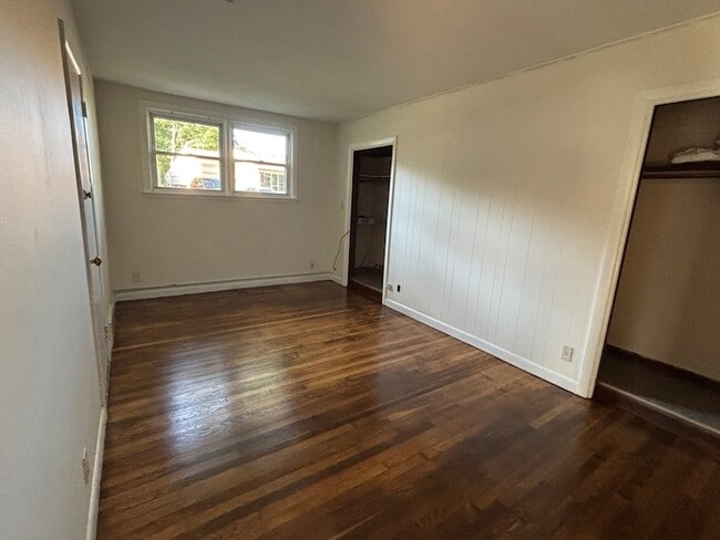 Building Photo - 215 Jaffrey St