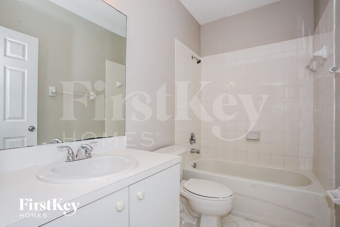 Building Photo - 2503 NE 41st Pl