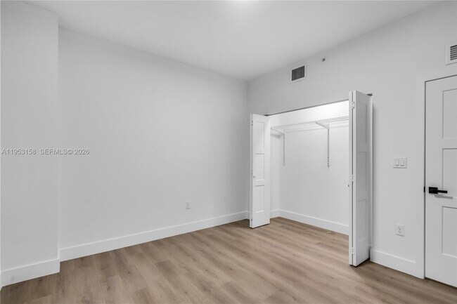 Building Photo - 3728 NW 19th Ave