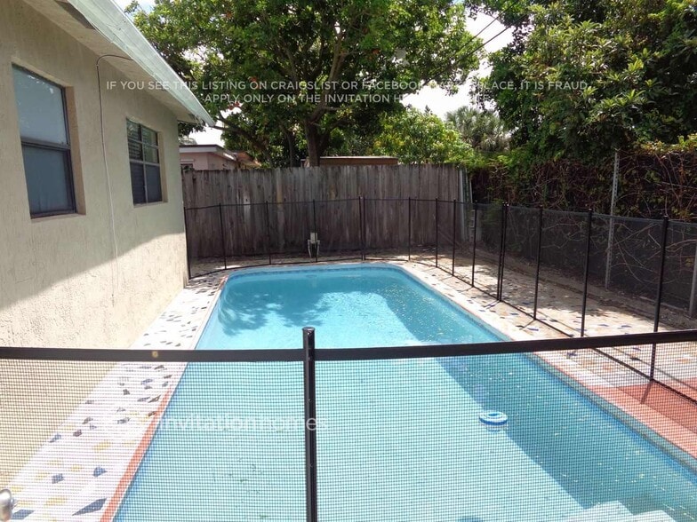 Building Photo - 3660 SW 2nd St