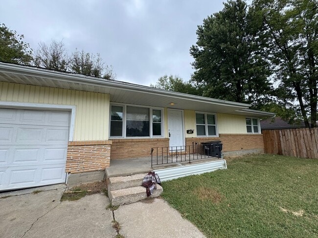 Primary Photo - 3 Bedroom home