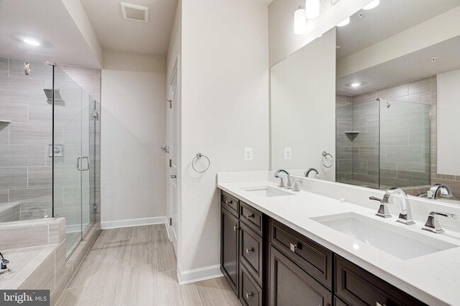 Building Photo - 43469 Grandmoore St