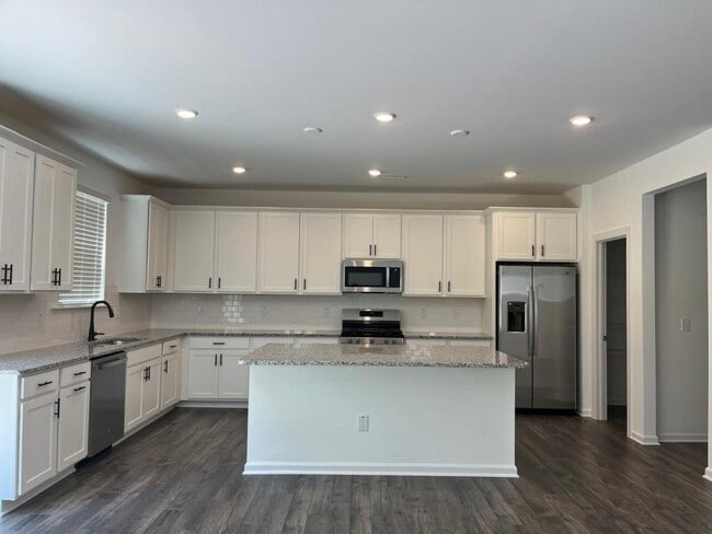 Building Photo - 198 Blue Butterfly Dr