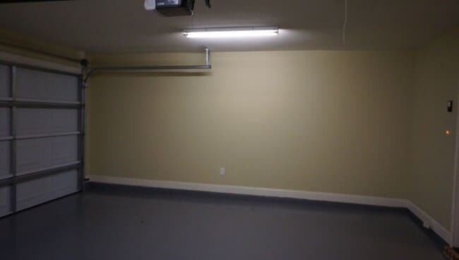 Building Photo - Beautiful and convenient