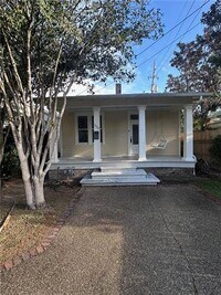 Building Photo - 7003 Jeannette St