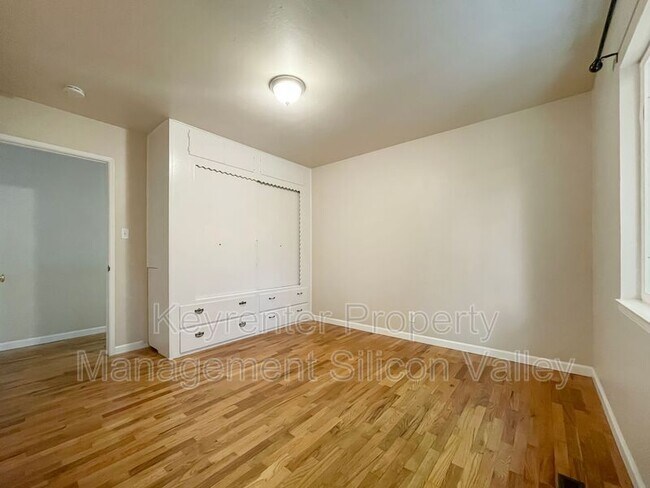 Building Photo - 4939 Union Ave