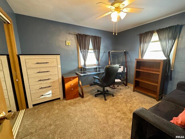 Building Photo - 2116 32nd St