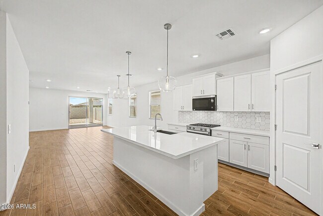 Building Photo - 15803 W Cottontail Ln
