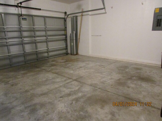Building Photo - 2089 Maeve Cir
