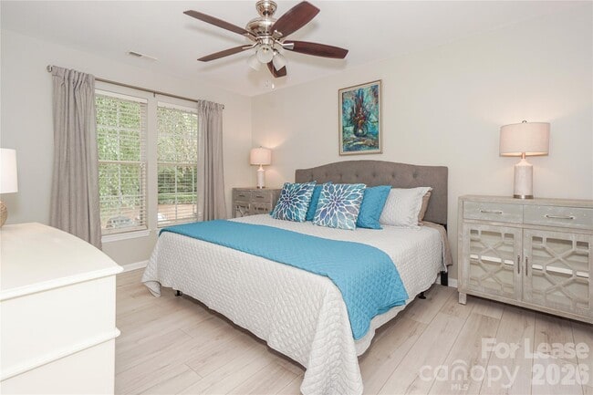 Building Photo - 20105 Henderson Rd