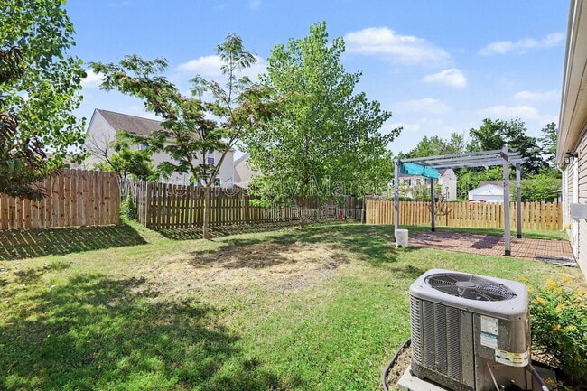 Building Photo - 1820 Meadow Crossing Dr