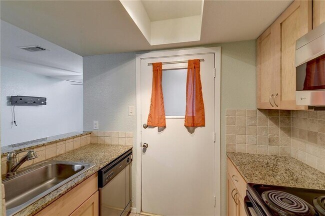 Building Photo - 3627 Menchaca Rd