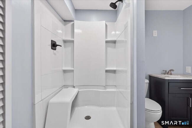 Building Photo - 675 Townsend Ave