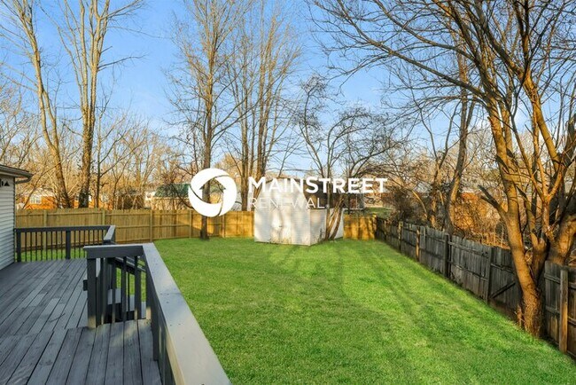 Building Photo - 5 Bedroom Pet-Friendly Home in Louisville, KY with Main Street Renewal