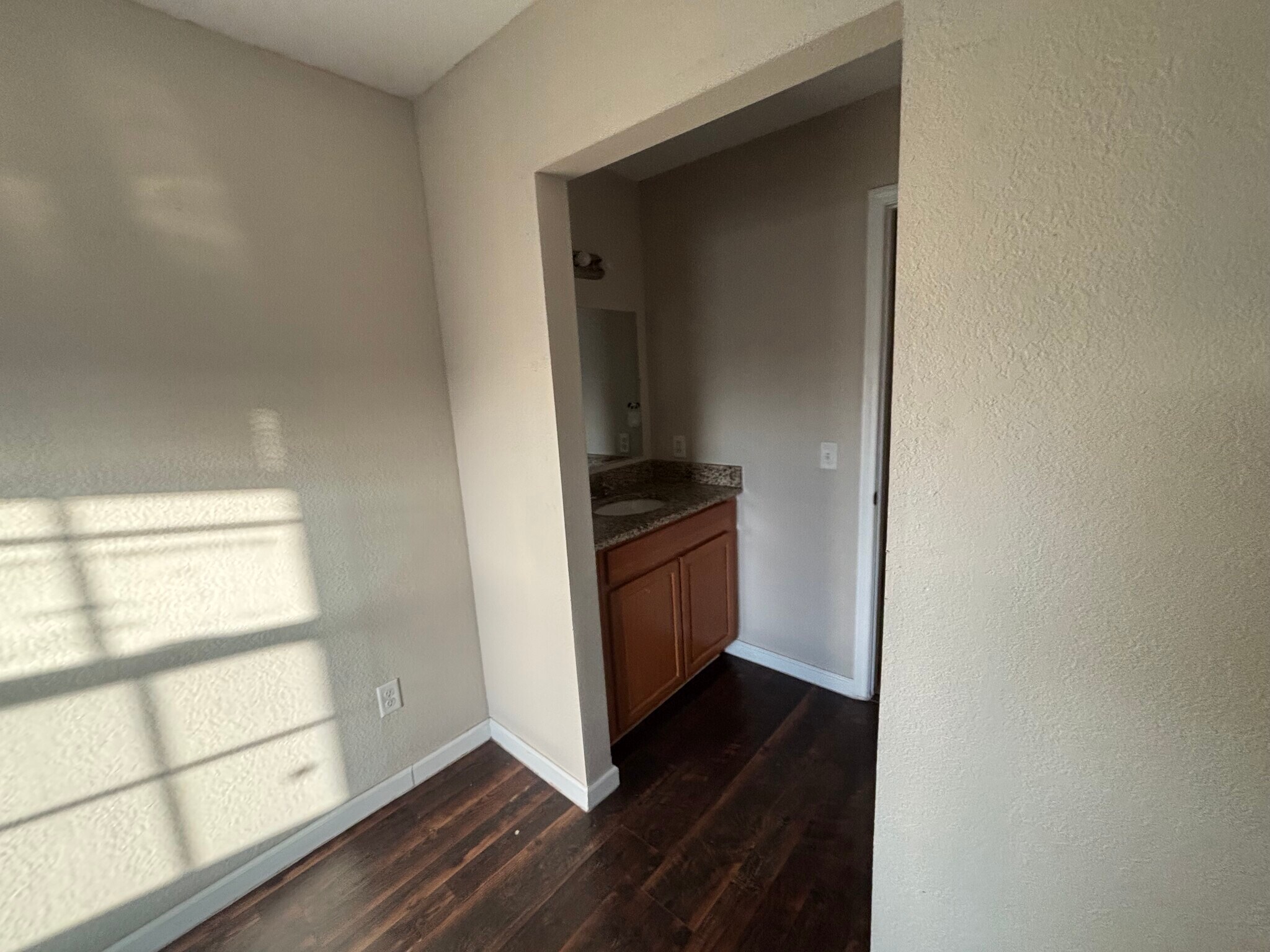 Building Photo - 1021 N Church Ave