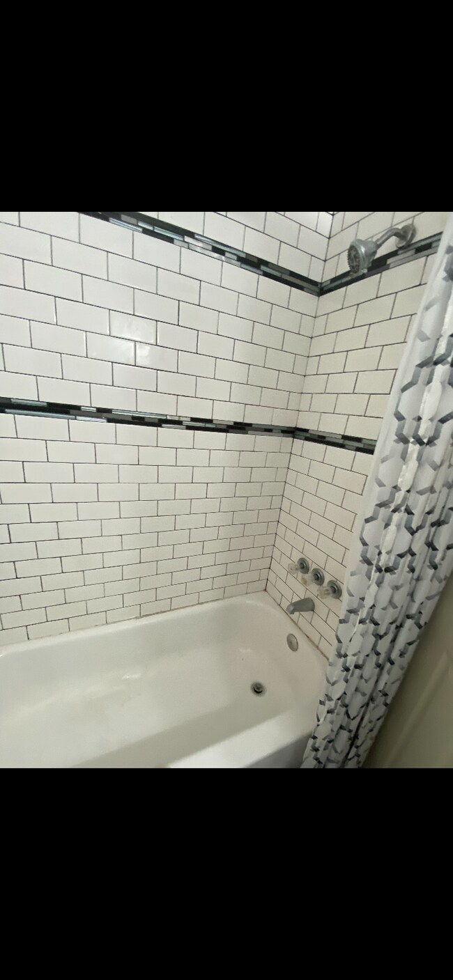 2nd Fl bathrm - 603 N 32nd St