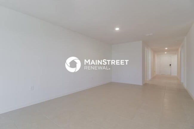 Building Photo - 5 Bedroom Pet-Friendly Home in Mascotte, FL with Main Street Renewal