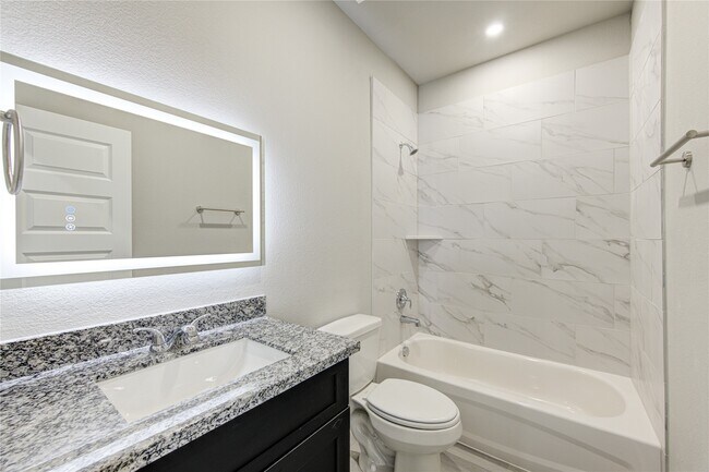 Building Photo - 8155 Tate St