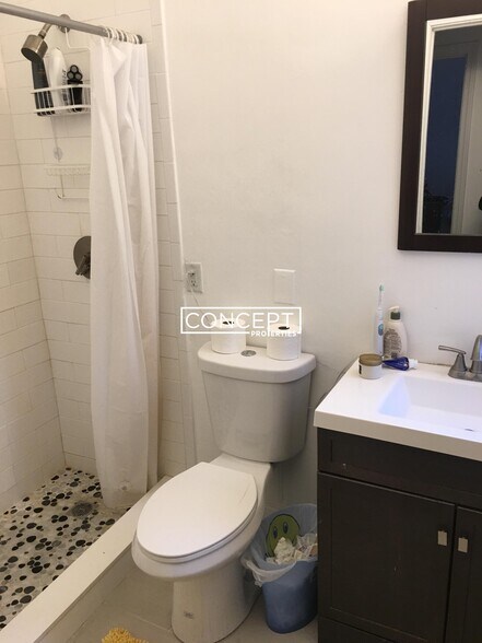 Building Photo - 168 Northampton St