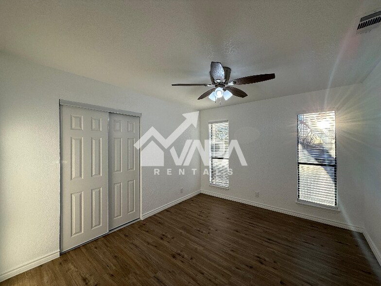 Building Photo - 6111 Feather Crest Ln