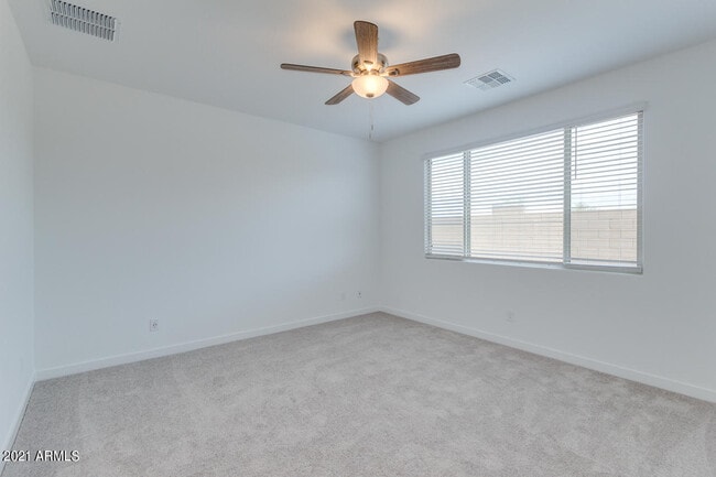 Building Photo - 1346 E Glass Ln