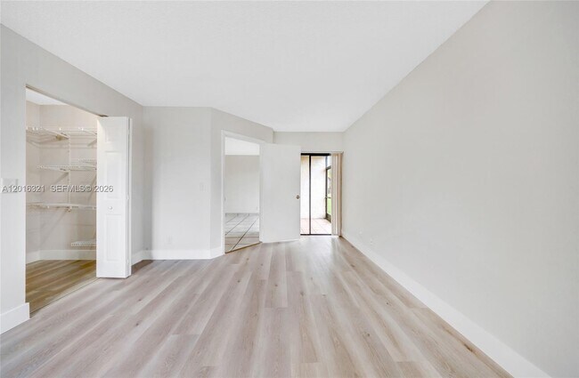 Building Photo - 5521 Courtyard Dr