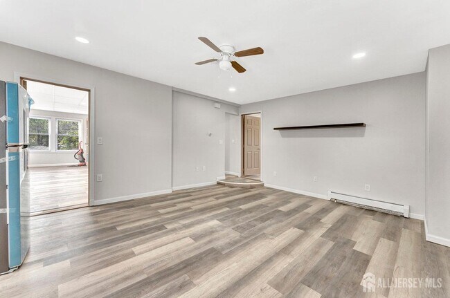 Building Photo - 601 Ridgeway Ave