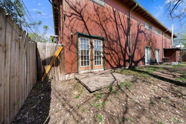 Building Photo - 2314 Parker Ln