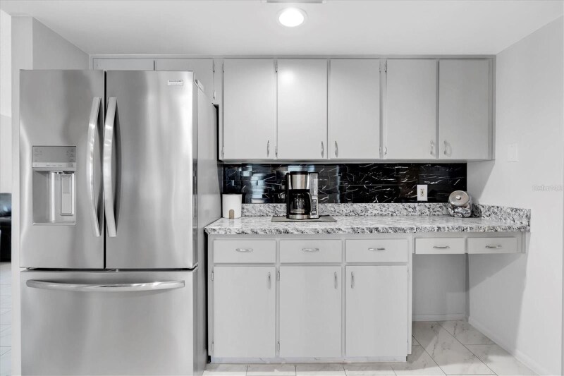 Building Photo - 7099 Pond View Ct