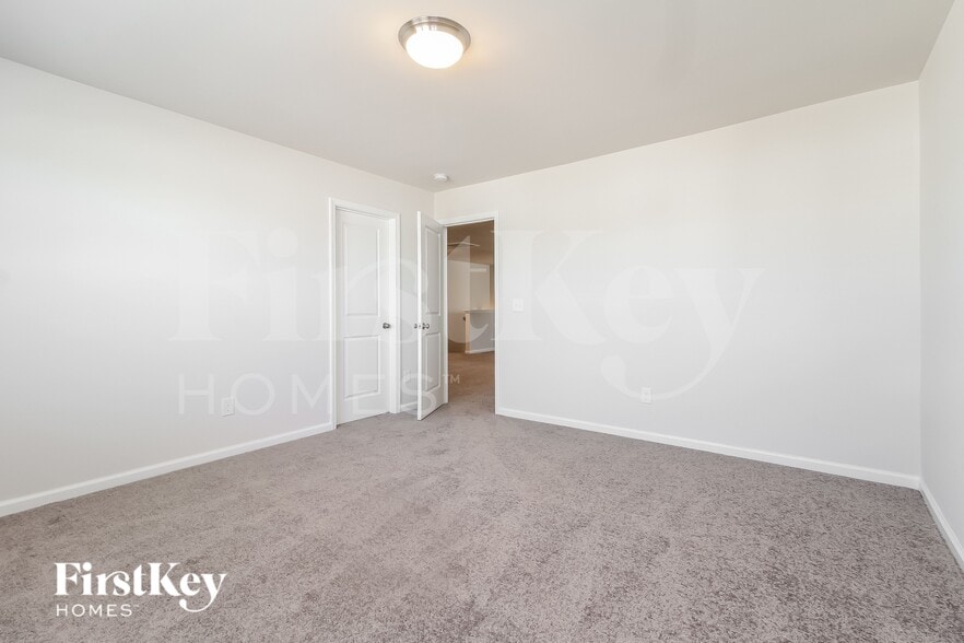 Building Photo - 425 Yoshino Cherry Dr