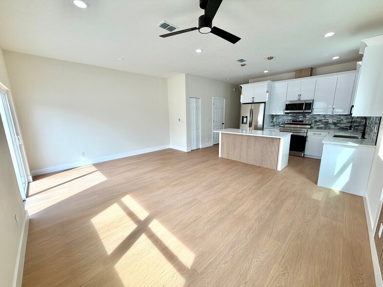 Building Photo - 3614 Temple St