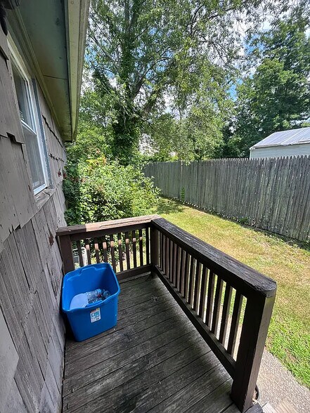 Building Photo - 122 Grace St