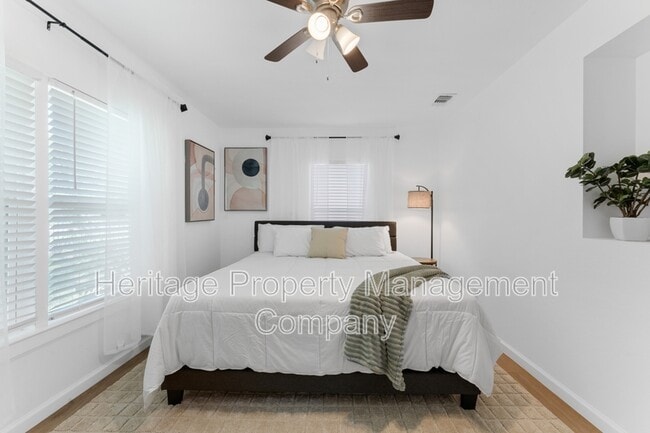 Building Photo - 338 Tomrob Dr