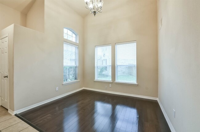 Building Photo - 7114 Freesia Ct