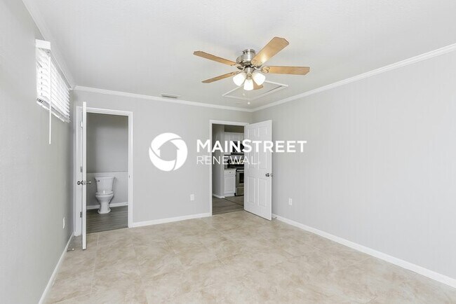 Building Photo - 3 Bedroom Pet-Friendly Home in Sarasota, FL with Main Street Renewal