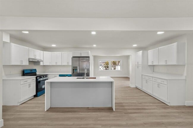 Building Photo - 2352 Lorena Ln