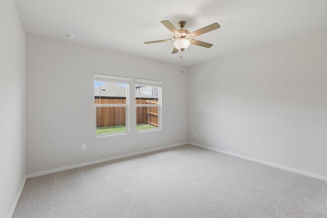 Building Photo - 501 Green Gables Dr